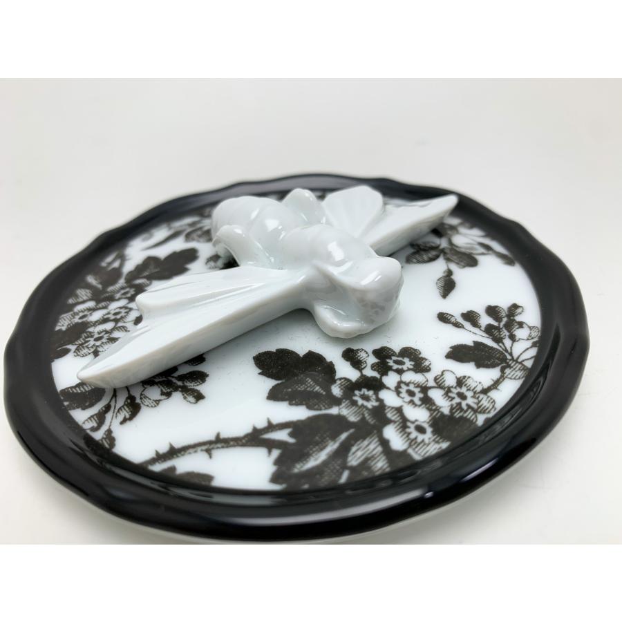 GUCCI グッチ 白 黒 ホワイト ブラック ビー ハーバリウムビー ハチ