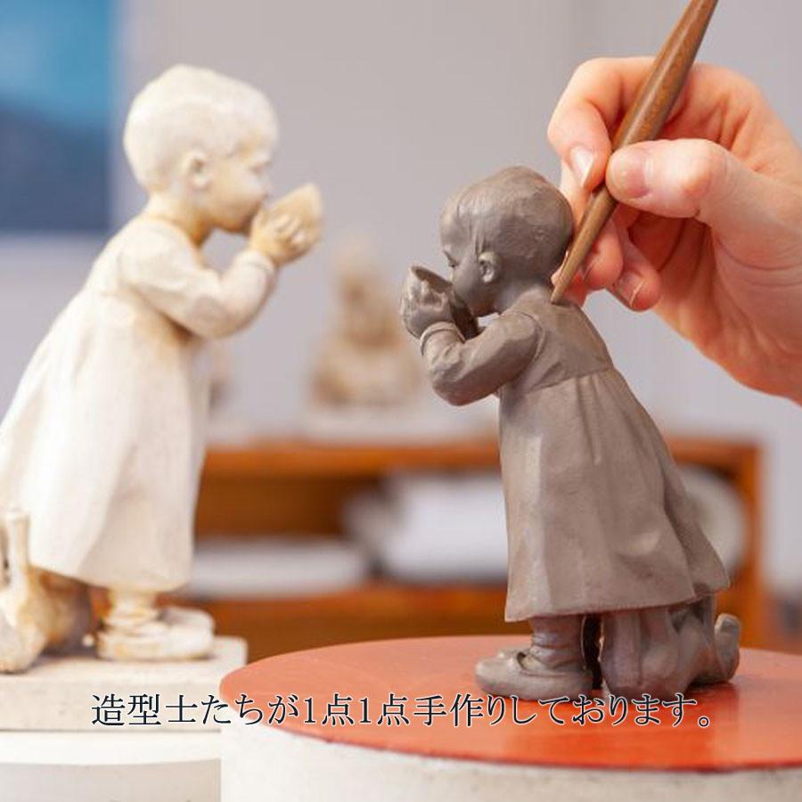 マイセン 彫像 高さ約17cm 人形「ミルクを飲む子供 (オーキッド