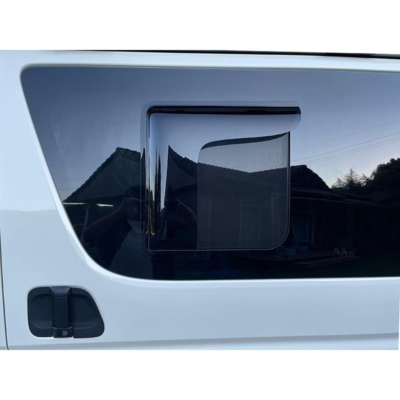 ハイエース 200系 小窓 バイザー 4型以降 左右 ダーク パーツ : マッド