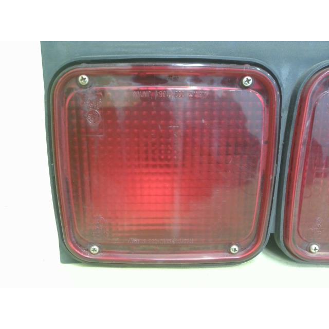 日野大型車 BDG-FW1EXYG 右テールランプ E13CT 222-21854 220-21853