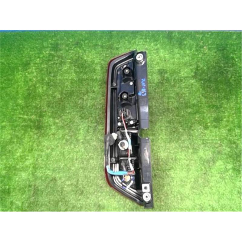 スズキ 純正 スペーシア 《 MK94S 》 右テールランプ P61200-25004414