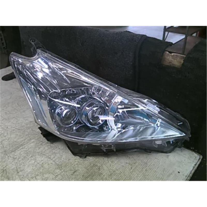 トヨタ 純正 プリウスアルファ 《 ZVW41W 》 右ヘッドライト P70700