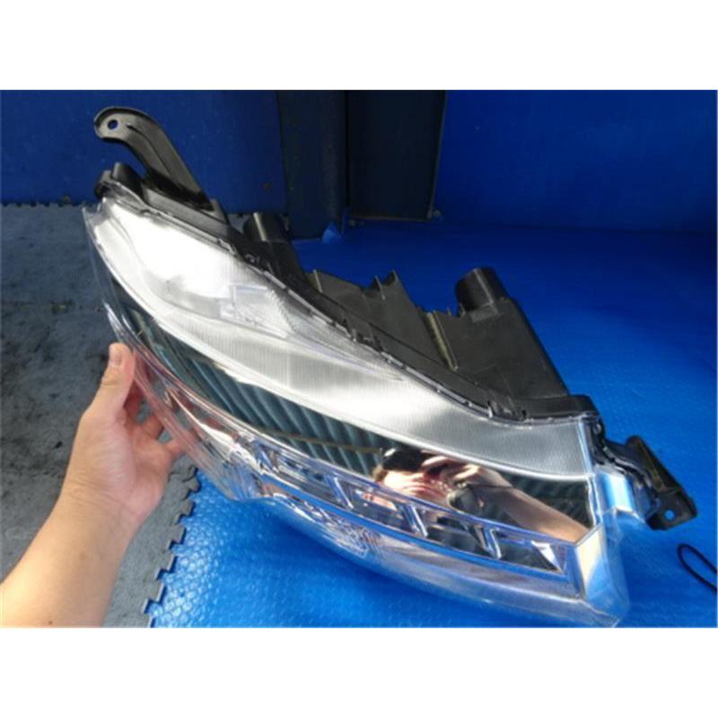 トヨタ 純正 ルーミー 《 M900A 》 右ヘッドライト 81110-B1580 P71100