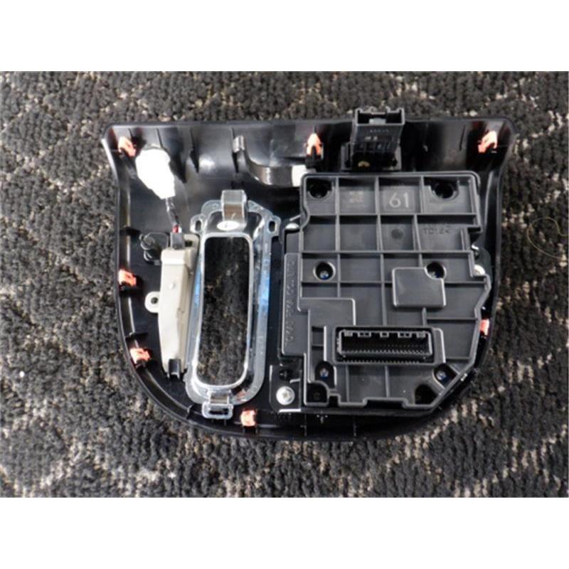 ダイハツ 純正 ムーヴキャンバス 《 LA800S 》 エアコンスイッチパネル