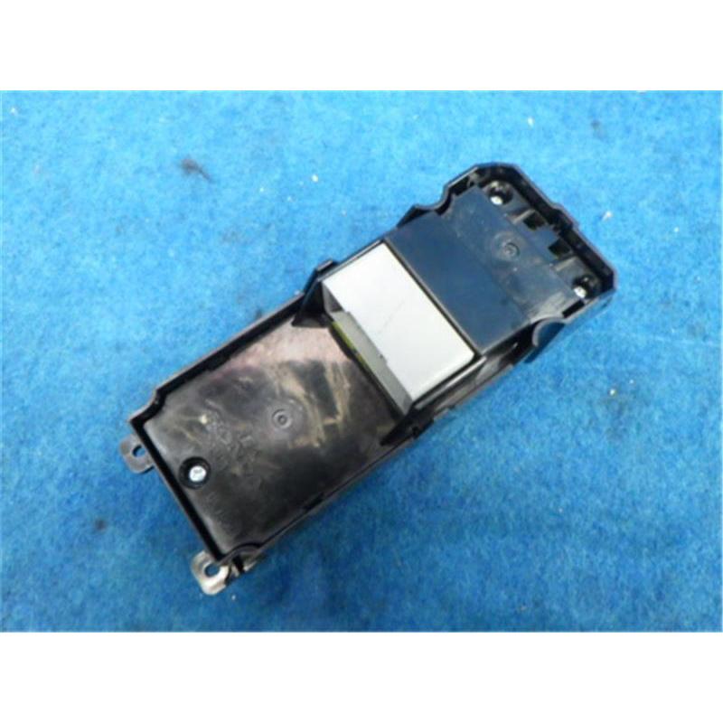 ホンダ 純正 N-BOX 《 JF1 》 パワーウィンドウスイッチ P81101