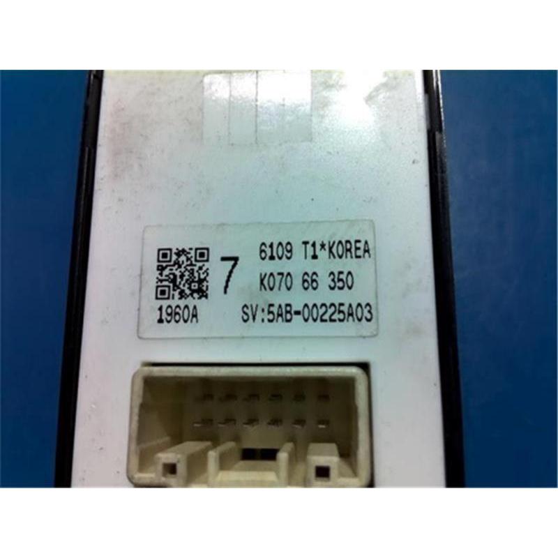 マツダ 純正 CX-5 《 KE2FW 》 パワーウィンドウスイッチ K070-66-350