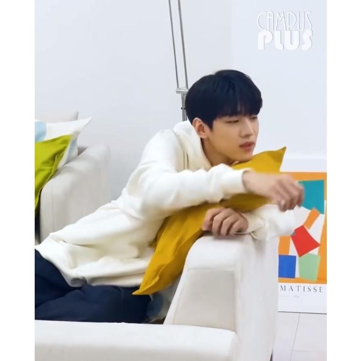 ☆特価☆韓国 雑誌 CAMPUS PLUS VOL.186 キャンパスプラス 2022年4月号