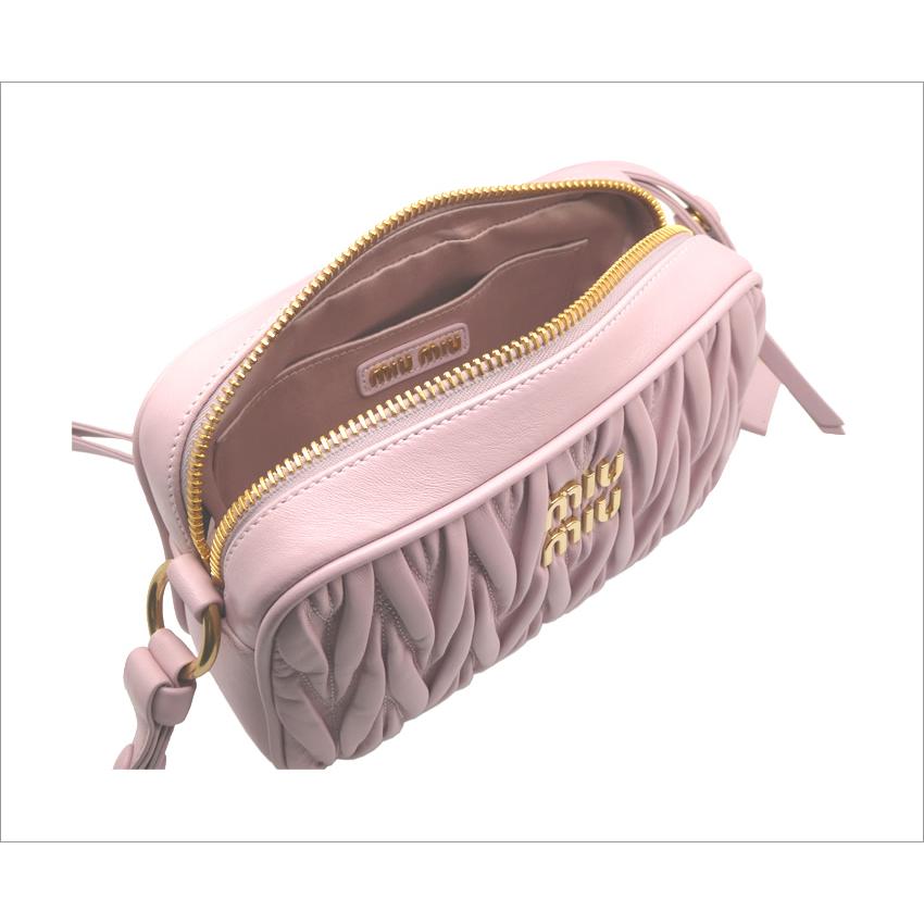 miu miu（ミュウミュウ） マテラッセレザー ショルダーバッグ