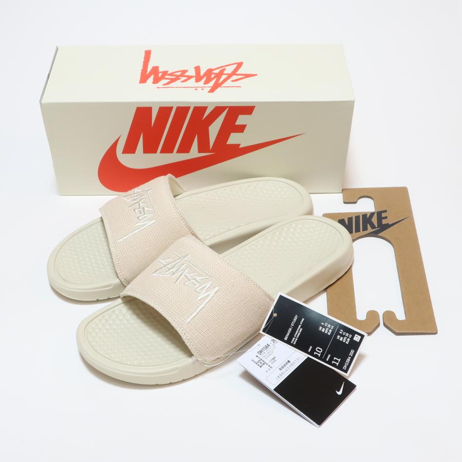 NIKE SPORTSWEAR NSW 2022SS STUSSY x BENASSI SLIDE SANDALS FOSSIL