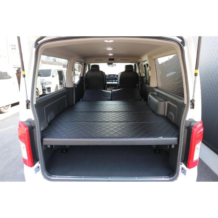 NV350キャラバンIFUUIndustryベッドキットタイプ1【ブラック×ボルドー