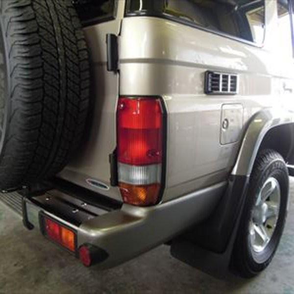 トヨタ 3色テールランプ・ランクルGRJ76 : シューエイヤフー店 - 通販