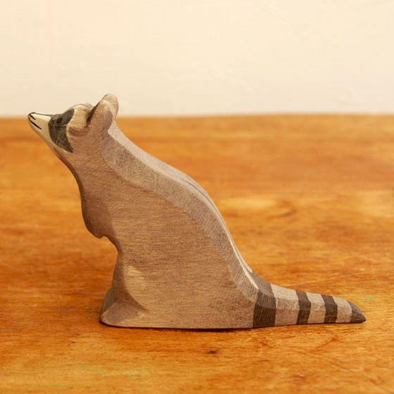 Ostheimer オストハイマー 木製 フィギュア アライグマ お座り