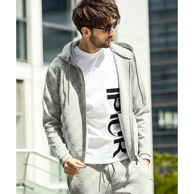 1PIU1UGUALE3 RELAX ウノピゥウノウグァーレトレ リラックス 総柄ロゴ