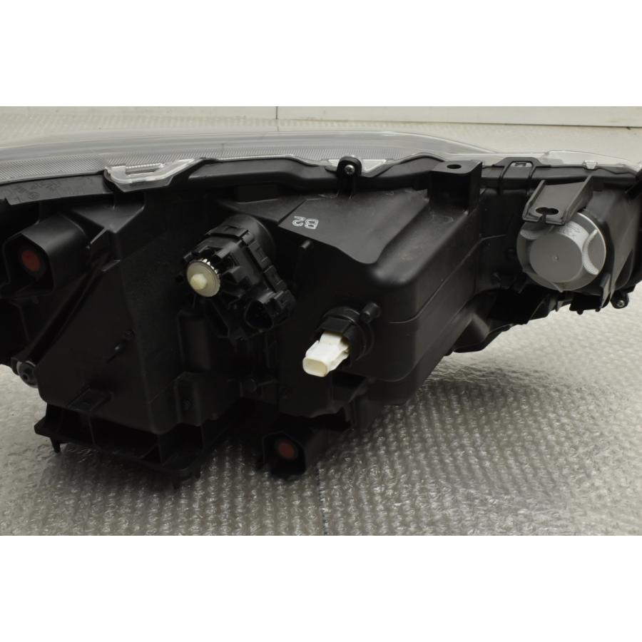 リペアベースに】トヨタ ヤリスクロス 純正 LED ヘッドライト 左側
