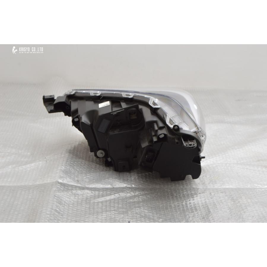 新車外し品】トヨタ ライズ 純正 LED ヘッドライト 左右セット 品番