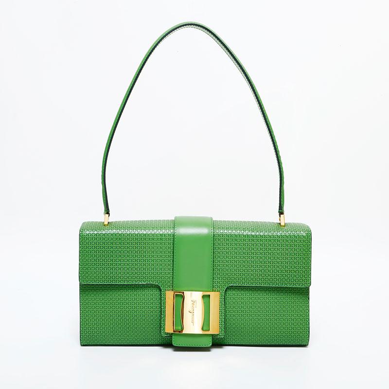 サルヴァトーレフェラガモ Salvatore Ferragamo ショルダーバッグ