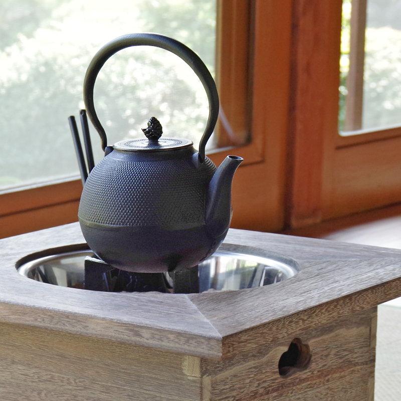 増田屋 南部 鉄瓶 日の丸あられ型 1L 火鉢 ひばち 炭 和風 インテリア