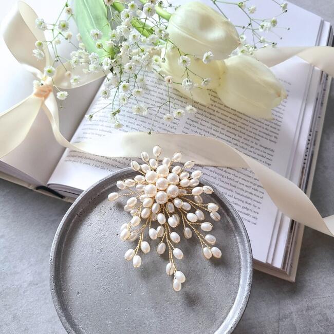 Brooch【 ゴールドワイヤー ブローチ 単品 】 パール おしゃれ