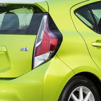 アクア トヨタ NHP10 PriusC USAテールランプ中期 左右セット : パーツ