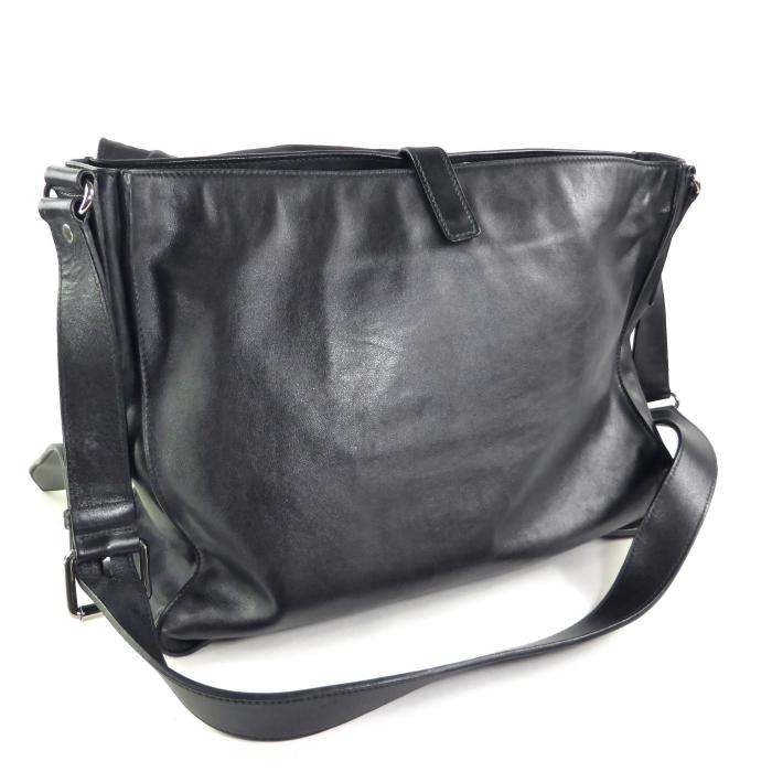 miu miu（ミュウミュウ） レザー 斜め掛け ショルダー バッグ ブラック