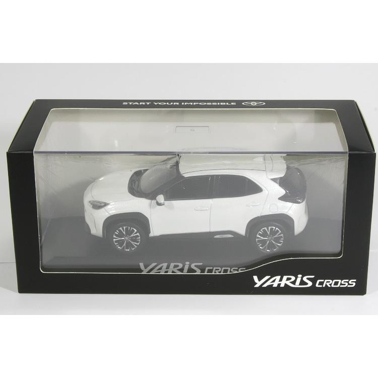 トヨタ特注 1/30 新型 トヨタ ヤリス クロス カラーサンプル ホワイト
