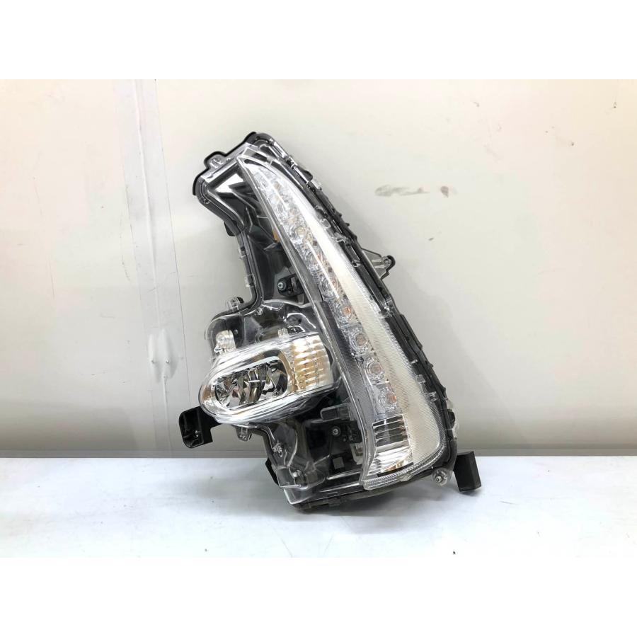 ♪薄傷♪プリウス PHV ZVW52 純正 左 フォグランプ ターンシグナル