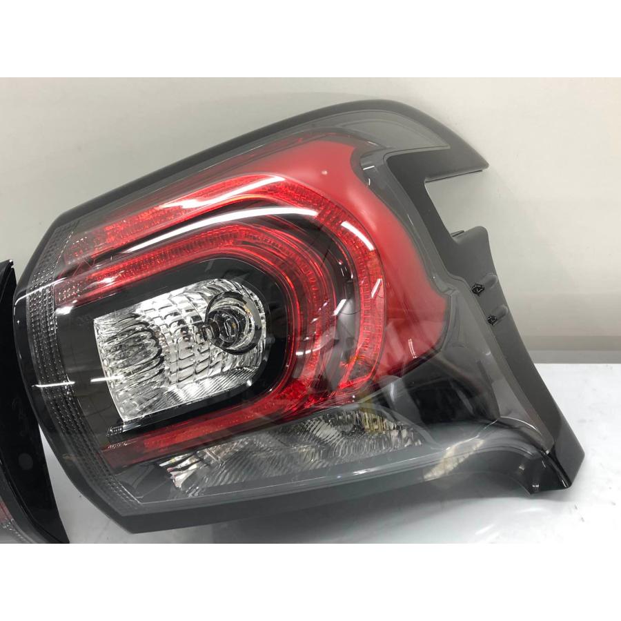 ♪小傷♪シエンタ NSP170G 後期 純正 テールランプ 右セット KOITO52