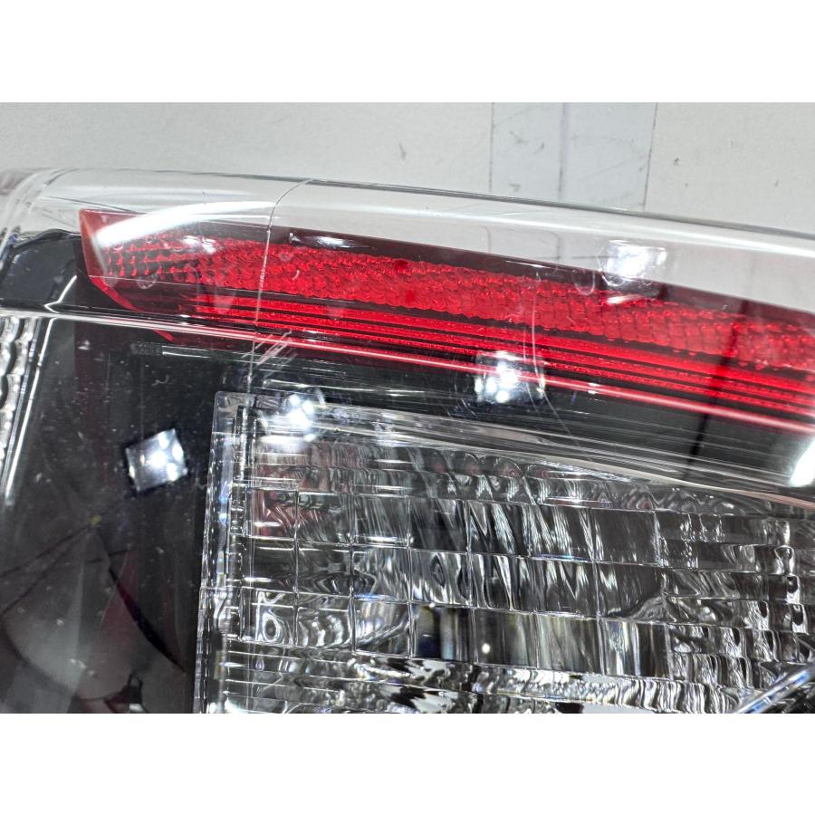 良品】プリウス50 ZVW50 前期 純正テールライト 右 リアフォグ無 KOITO