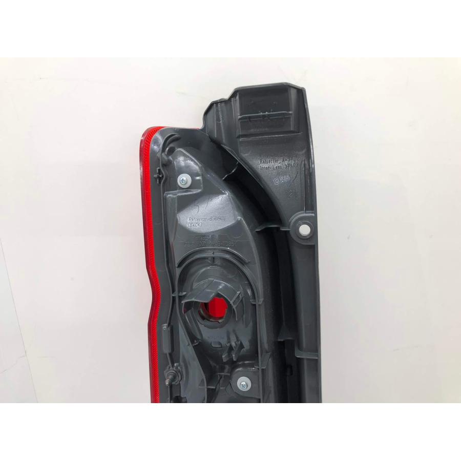 ♪未使用♪ハイエース 200系 7型 純正 テールランプ 右 81551-26443
