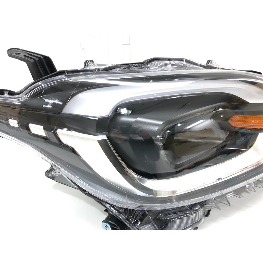 トヨタ シエンタ Z MXPC10G/MXPL10G 純正 ヘッドランプ 右 KOITO52-340