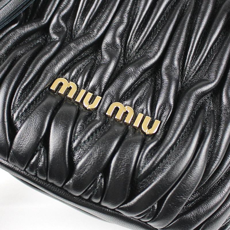 miu miu（ミュウミュウ） マテラッセ 巾着バッグ ショルダーバッグ 黒