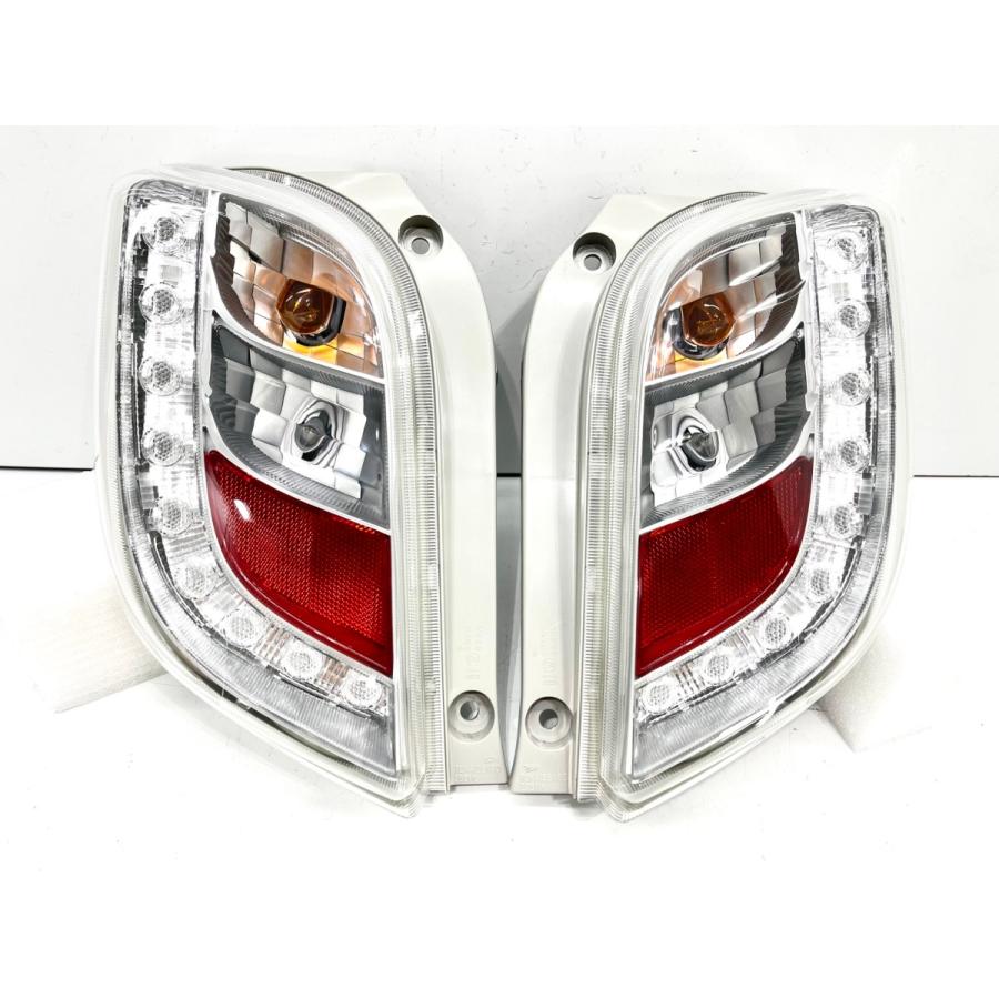 ダイハツ ミライース LA300S 後期 純正 左右 テールライト