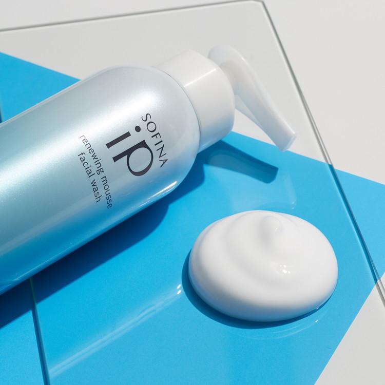 濃密な泡の洗顔料 リニュー ムース ウォッシュ ソフィーナiP SOFINA