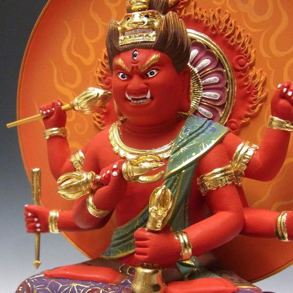 彩色愛染明王 坐像 高さ30cm カナダ桧製 木彫り 仏像 : 仏像と縁起物の