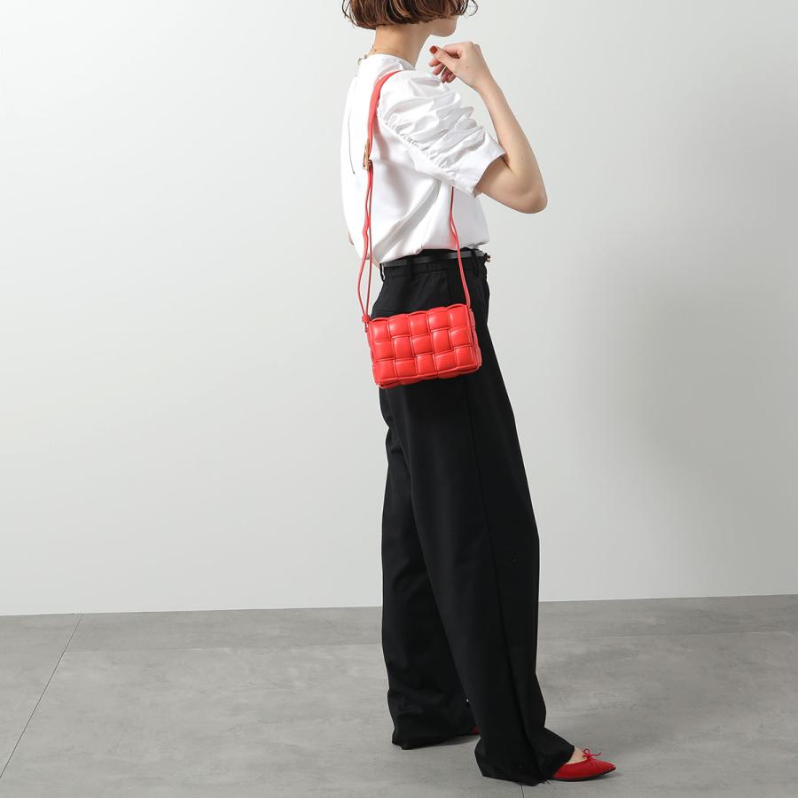 BOTTEGA VENETA（ボッテガ・ヴェネタ） ショルダーバッグ CASETTE