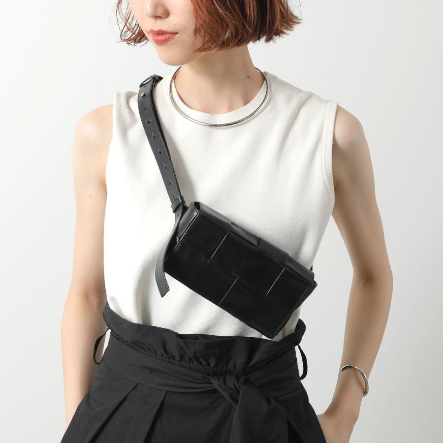 BOTTEGA VENETA（ボッテガ・ヴェネタ） ボディバッグ CASSETTE