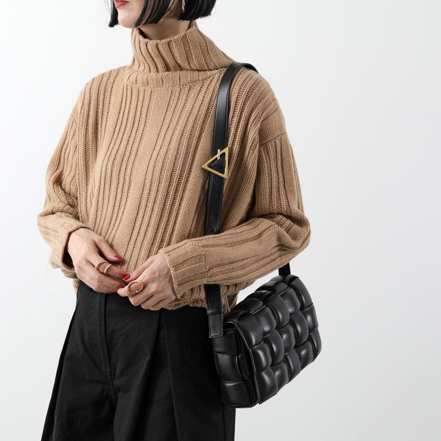 BOTTEGA VENETA（ボッテガ・ヴェネタ） ショルダーバッグ パデッド