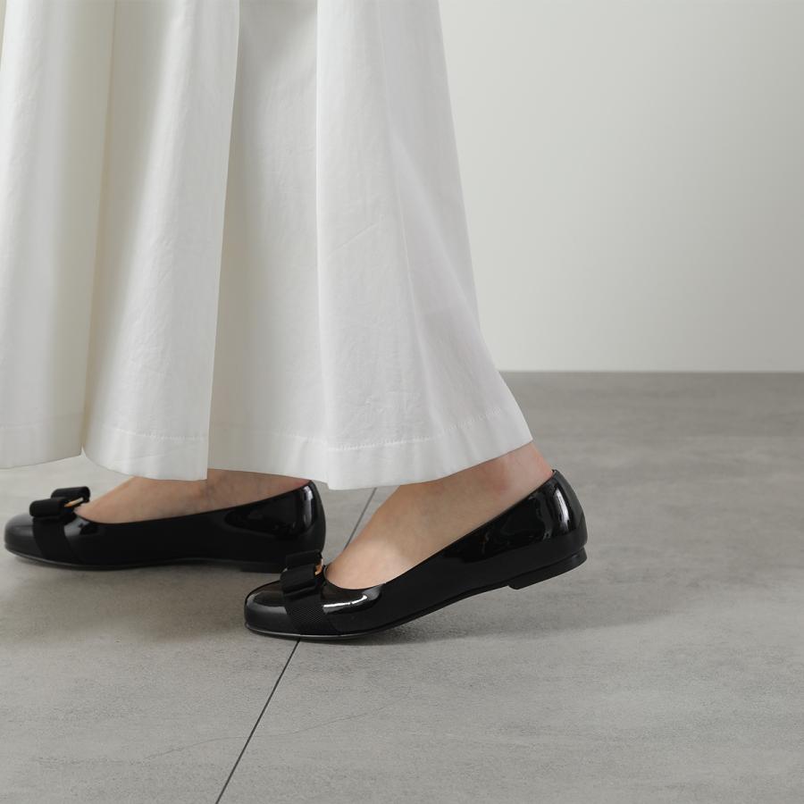 FERRAGAMO（フェラガモ） パンプス VARINA ヴァリナ 01 A181