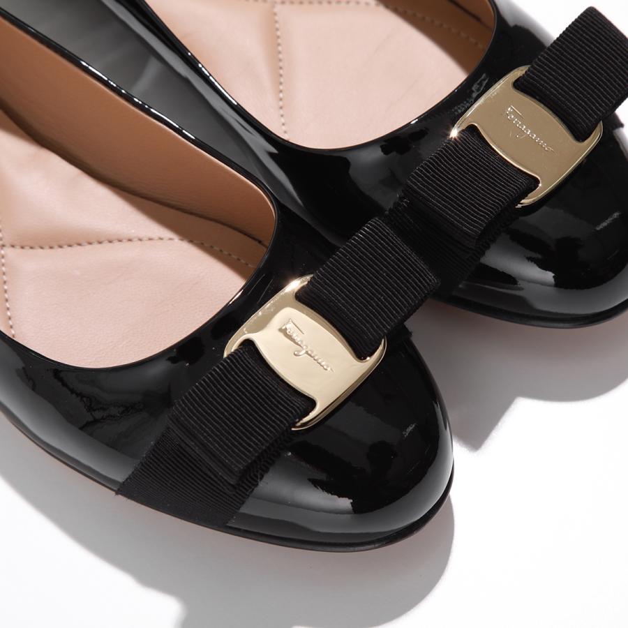 FERRAGAMO（フェラガモ） パンプス VARINA ヴァリナ 01 A181