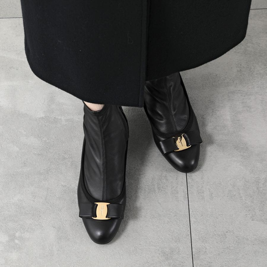 FERRAGAMO（フェラガモ） ショートブーツ VARA ヴィラリボン 705143