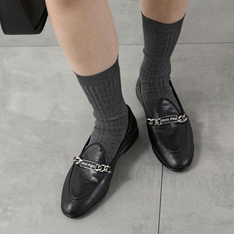 TOD'S（トッズ） MIUMIU ミュウミュウ ローファー 5D866D 011