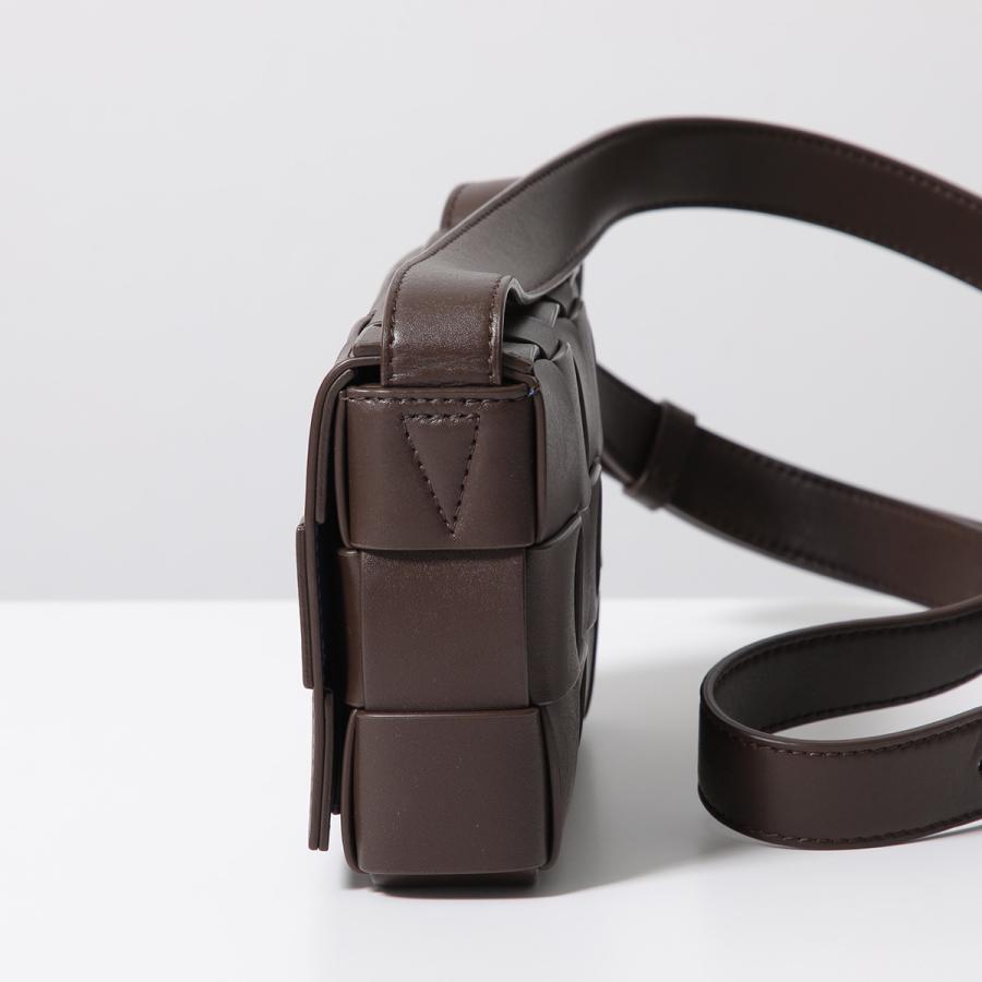 BOTTEGA VENETA（ボッテガ・ヴェネタ） ショルダーバッグ CASSETTE