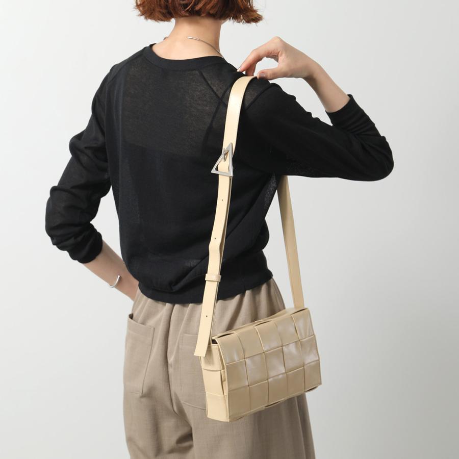BOTTEGA VENETA（ボッテガ・ヴェネタ） ショルダーバッグ 667298 VCQ71