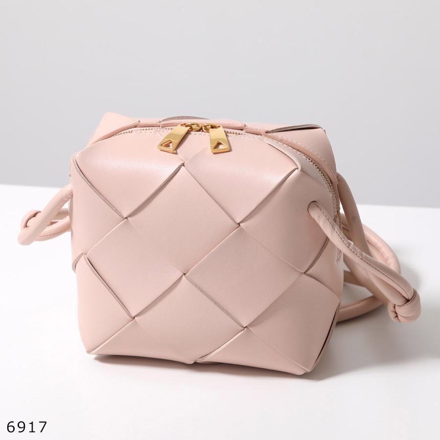 BOTTEGA VENETA（ボッテガ・ヴェネタ） ショルダーバッグ CASSETTE