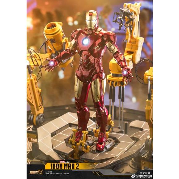 アイアンマン マーク4 with スーツアップ・ガントリー 1/10 スケール