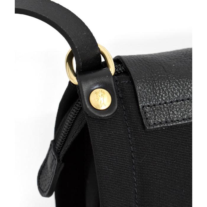 IL BISONTE（イルビゾンテ） ショルダーバッグ レザー クロスボディ