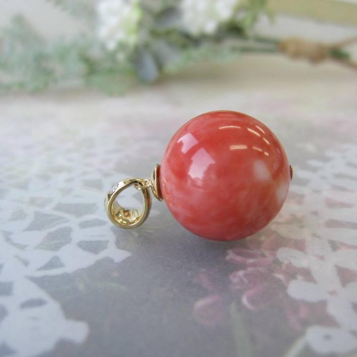 大粒】 桃珊瑚 丸玉 ペンダントトップ 16.6ミリ K18 ダイヤモンド0.05