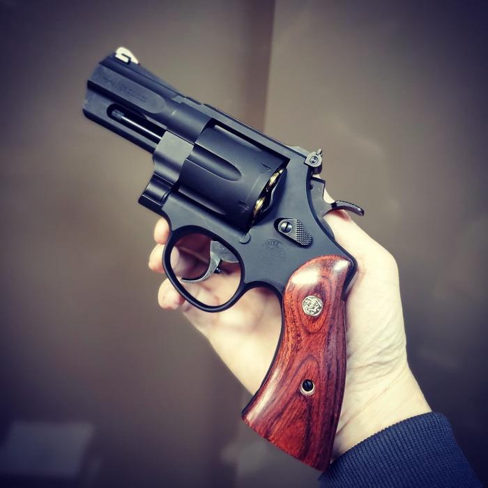 ☆アルタモント S&W Nフレーム スクエアバット用 木製グリップ