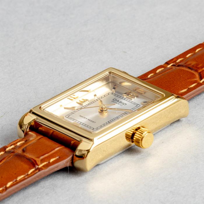 スタンダード（CASIO） 海外正規品 10年保証 日本未発売 CASIO