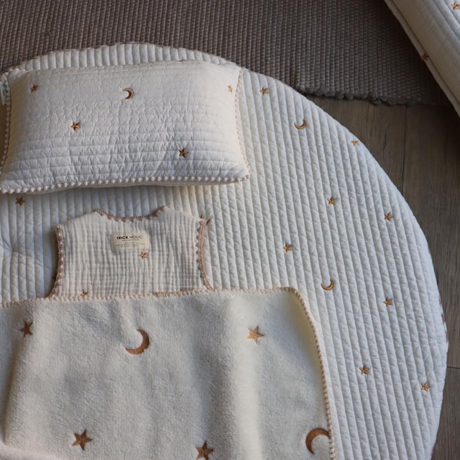 プレミアムイブル 星月/くま/レモンの刺繍 ラウンドマット ホット